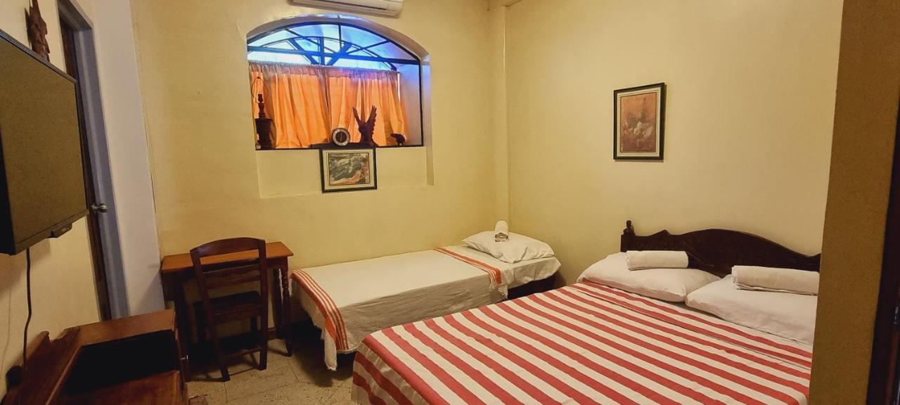 Casa Familya Hotel Batac Bagian luar foto